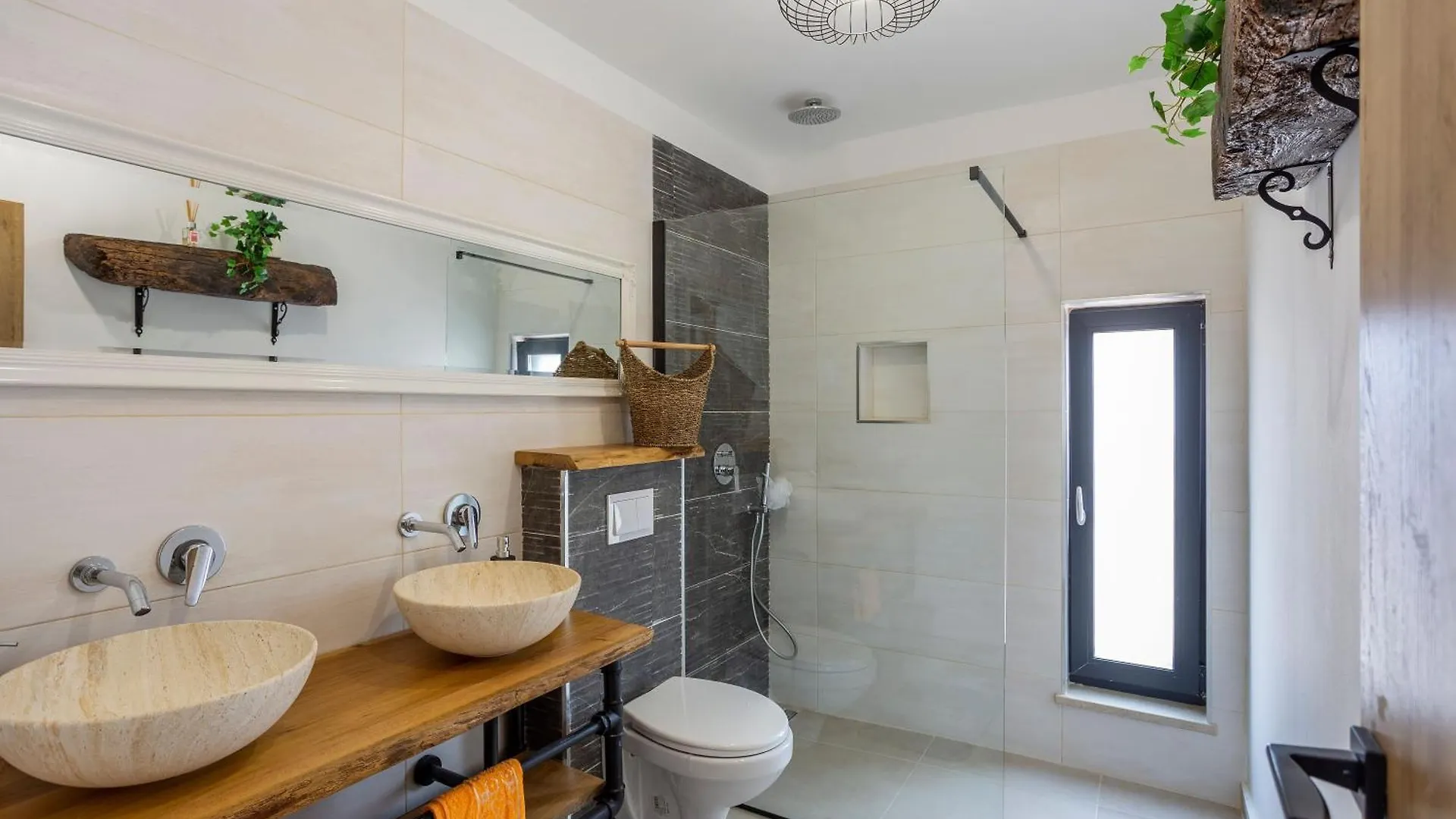 Casa de Férias Schoenes Ferienhaus In Modrusani Mit Grossem Garten Žminj Croácia